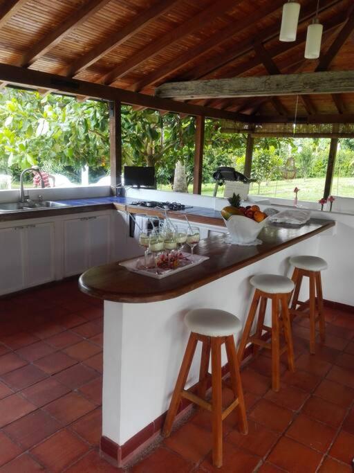 finca-hotel-el-piñal-quindio(10) - Finca Hotel El Piñal cocina equipada finca hotel el piñal