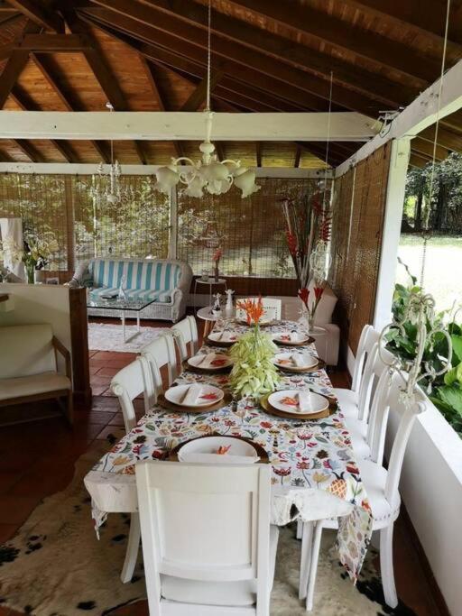 finca-hotel-el-piñal-quindio(8) - Finca Hotel El Piñal comedor finca hotel el piñal